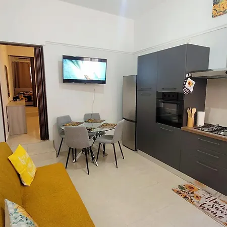 Sunflower Maltese House In Apartman *