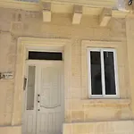 Sunflower Maltese House In Apartment Sliema