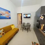 Sunflower Maltese House In Apartment