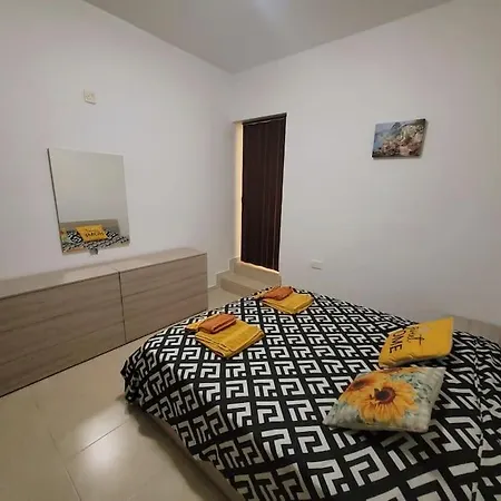 Sunflower Maltese House In Διαμέρισμα Σλιέμα
