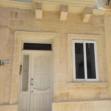 Sunflower Maltese House In Apartment Sliema
