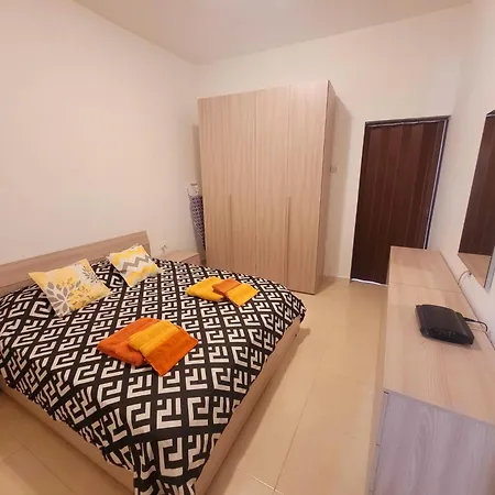 Sunflower Maltese House In Apartment Sliema