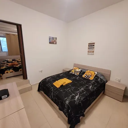 Apartment Sunflower Maltese House In *